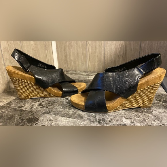 Aerology Wedges Size 10 - Picture 2 of 5
